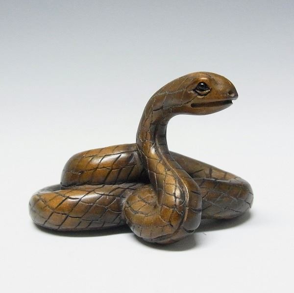 木彫りのキングコブラ - 彫刻
